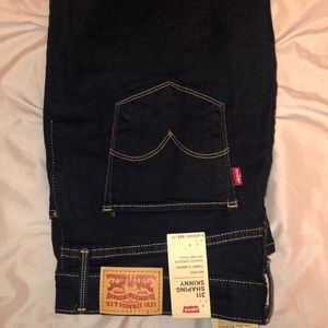 Dark wash Levi skinny jeans